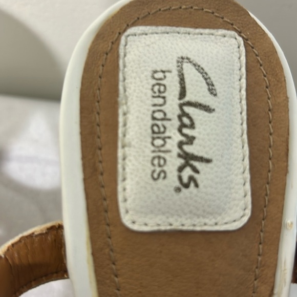 Clarks white wedge Sandals with Strappy Design and Low Heel - Picture 2 of 8